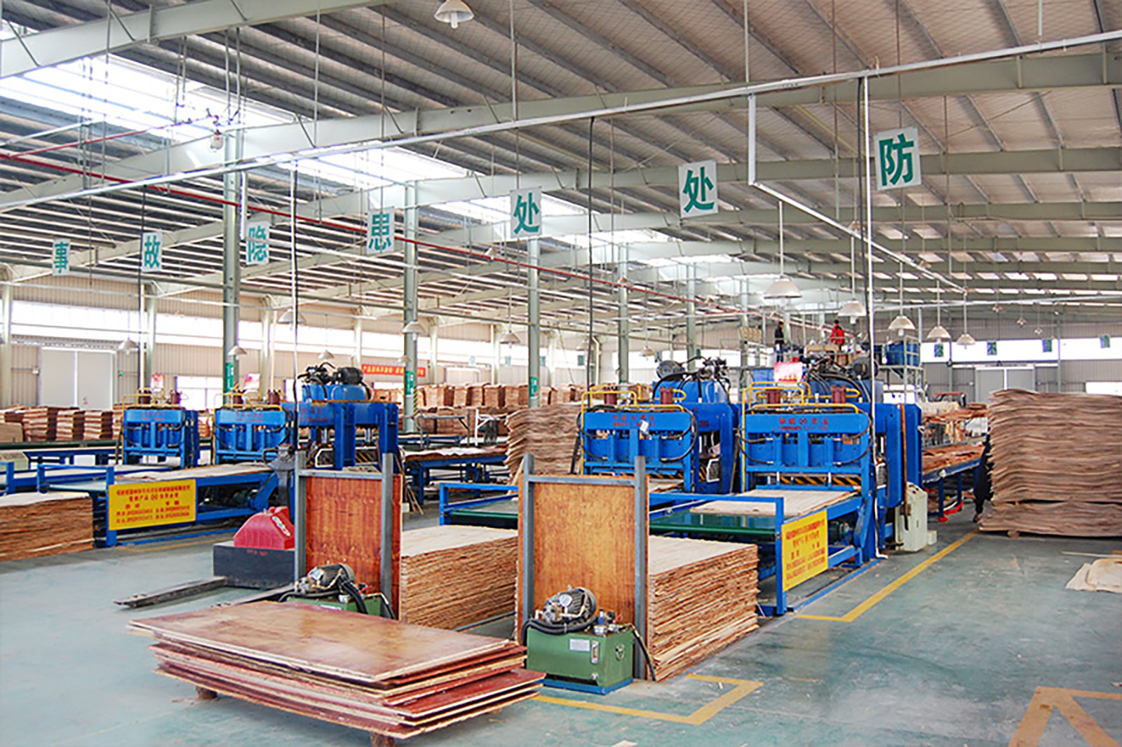 廠(chǎng)房(fáng)設備